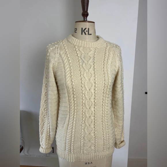Vintage Cream Cable Knit Women's Sweater - like new - Picture 4 of 5